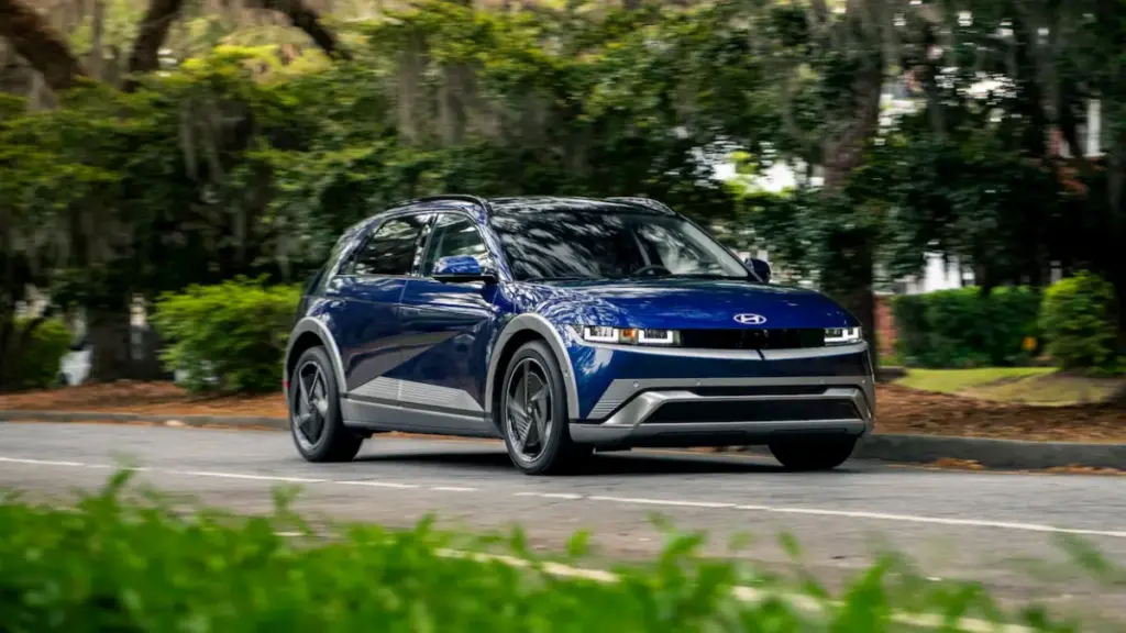 Hyundai порівняла умови лізингу на електромобілі IONIQ 5 та IONIQ 9