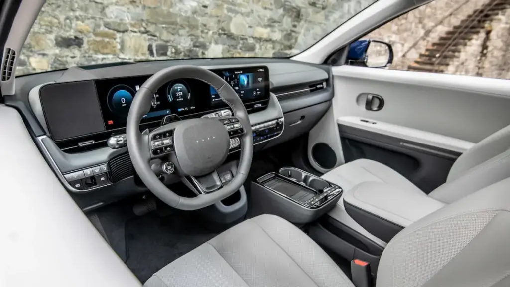 Hyundai порівняла умови лізингу на електромобілі IONIQ 5 та IONIQ 9