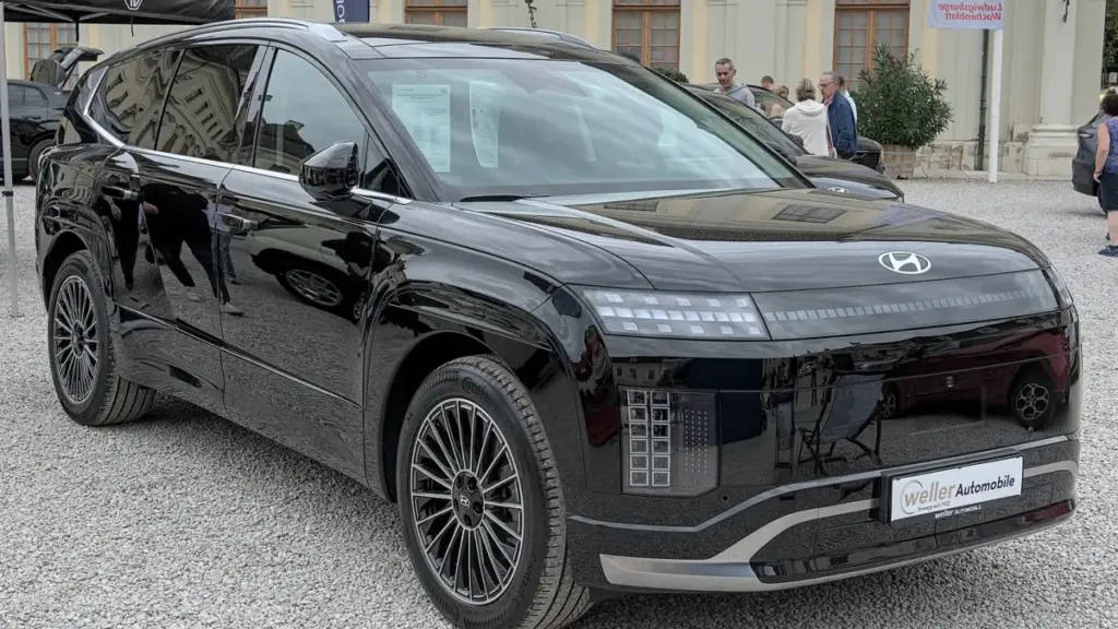 Hyundai порівняла умови лізингу на електромобілі IONIQ 5 та IONIQ 9