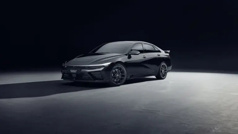 Hyundai випустив спортивний седан i30 Sedan N у версії Monochrome
