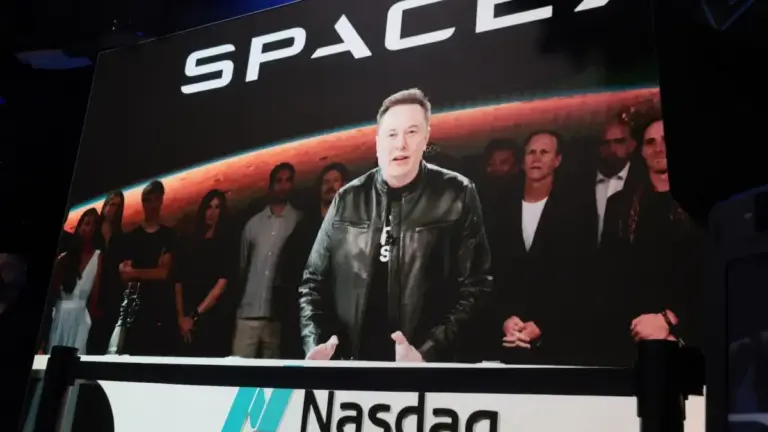 Ілон Маск пообіцяв подарувати акцію SpaceX кожній дитині в США