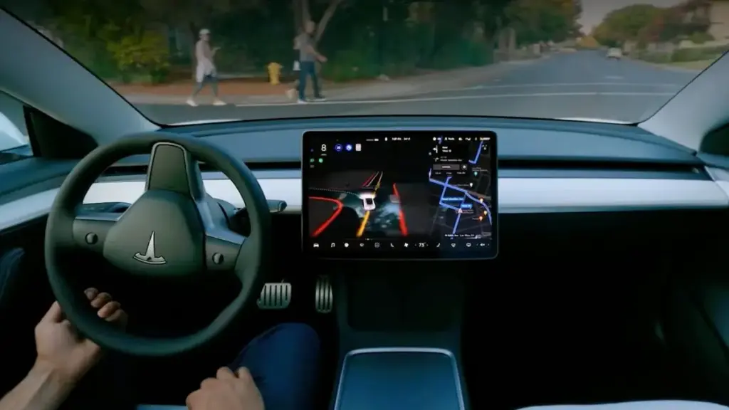 Інциденти з Tesla Robotaxi: усі дистанційні втручання завершилися аваріями