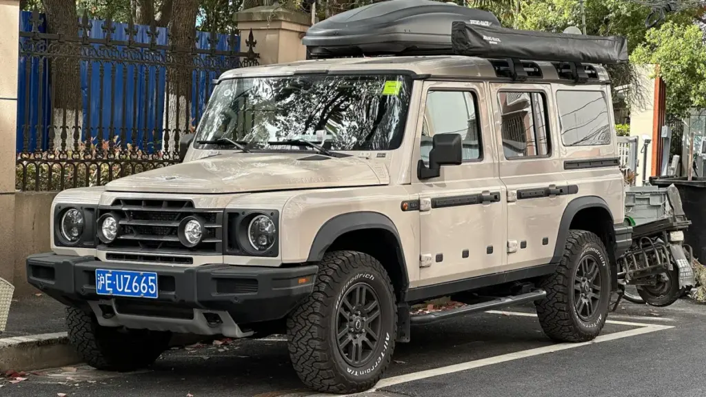 Ineos представив спеціальну версію позашляховика Grenadier Helmsman Edition