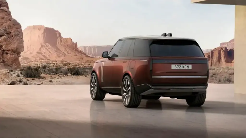 JLR відкликає майже 94 000 кросоверів Range Rover через проблеми з камерами