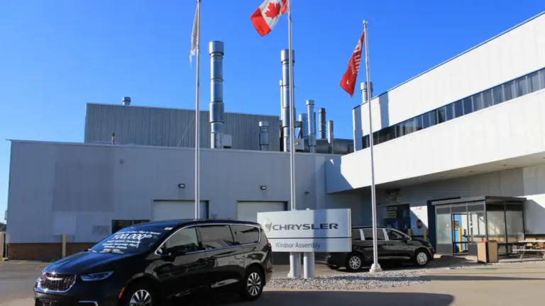 Канада заморожує стандарти викидів CO2 для авто до 2029 року