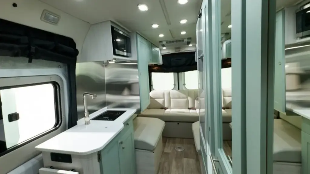 Кемпери Roadtrek Zion 2027 року отримали оновлене оснащення