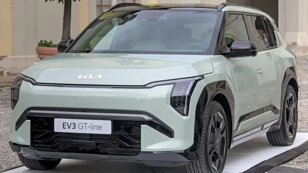 Kia оголосила ціни на лізинг та фінансування нового кросовера EV3 в США