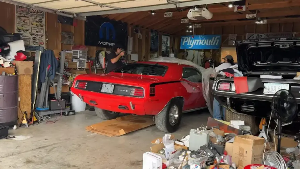 Колекціонер виставив на продаж культовий Plymouth Hemi Cuda 1970 року