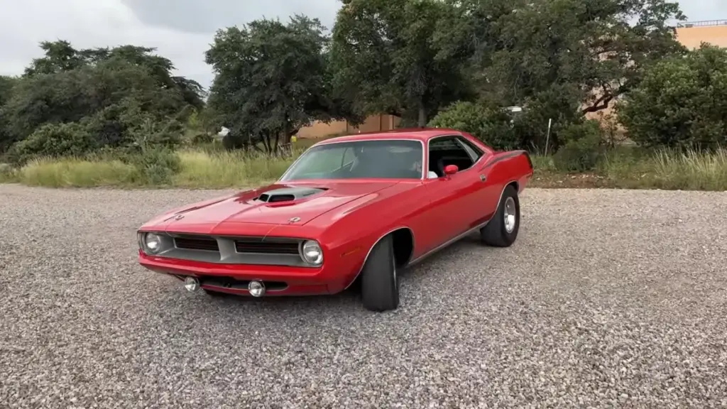 Колекціонер виставив на продаж культовий Plymouth Hemi Cuda 1970 року