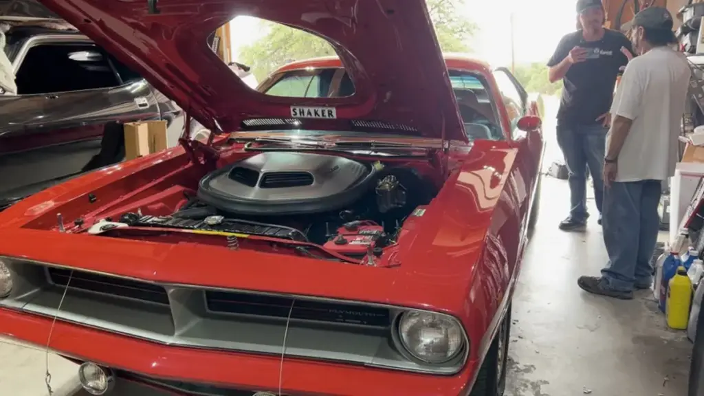 Колекціонер виставив на продаж культовий Plymouth Hemi Cuda 1970 року