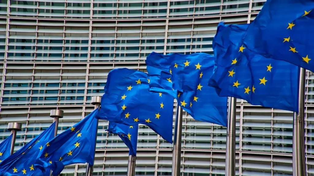 Комітети Європарламенту підтримали пом'якшення норм CO₂ для авто з 2035 року