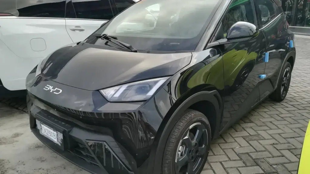 Компанія BYD офіційно представила електричний хетчбек Seagull другого покоління