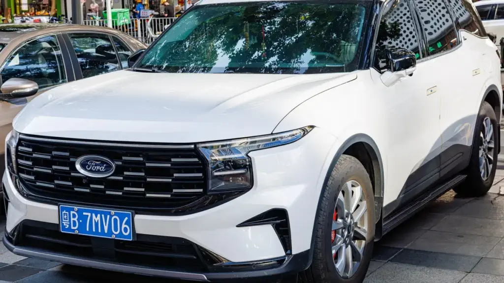 Кросовер Ford Edge суттєво оновили: перші подробиці