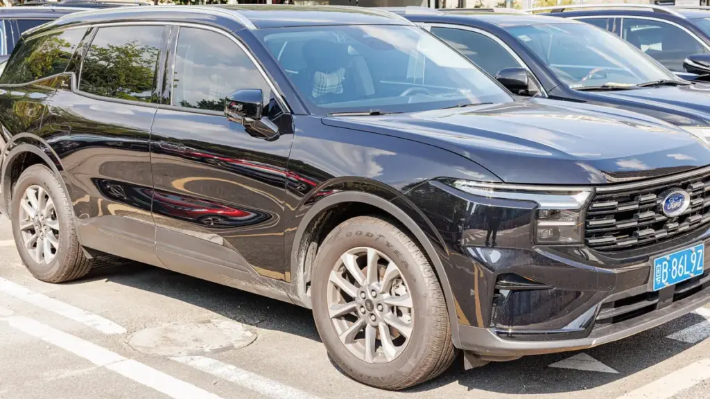 Кросовер Ford Edge суттєво оновили: перші подробиці