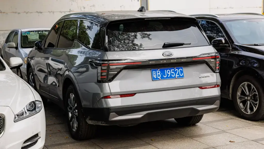 Кросовер Ford Edge суттєво оновили: перші подробиці