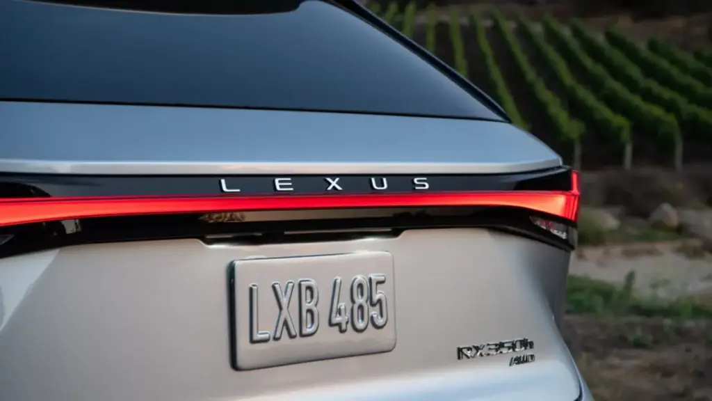 Кросовер Lexus RX очолив рейтинг продажів у Нью-Йорку