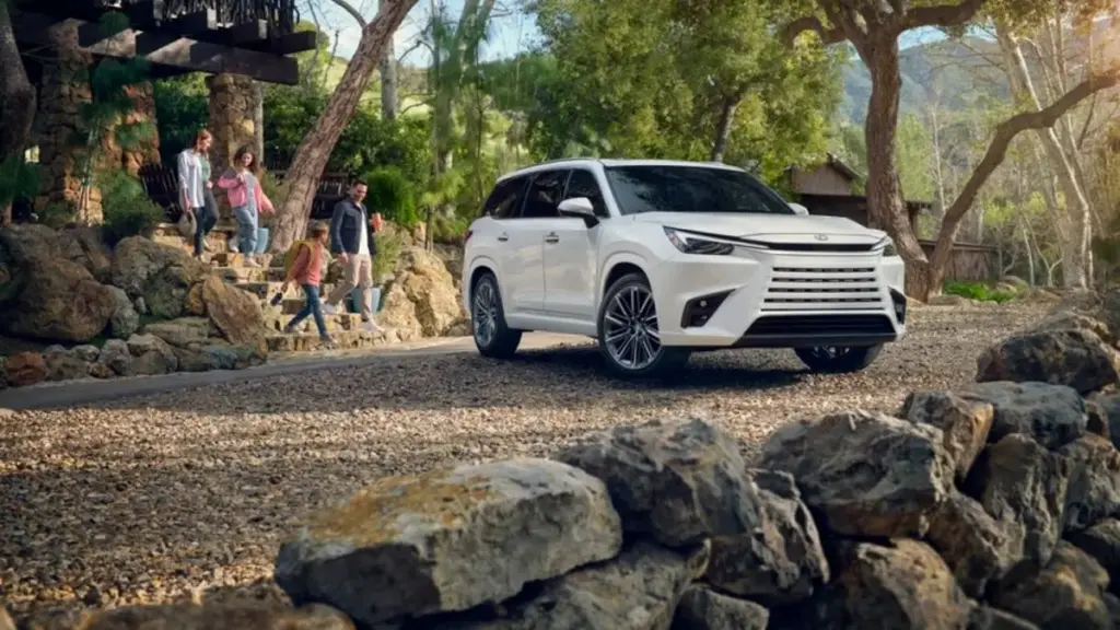Кросовер Lexus TX втратив плагін-гібридну версію для 2027 модельного року