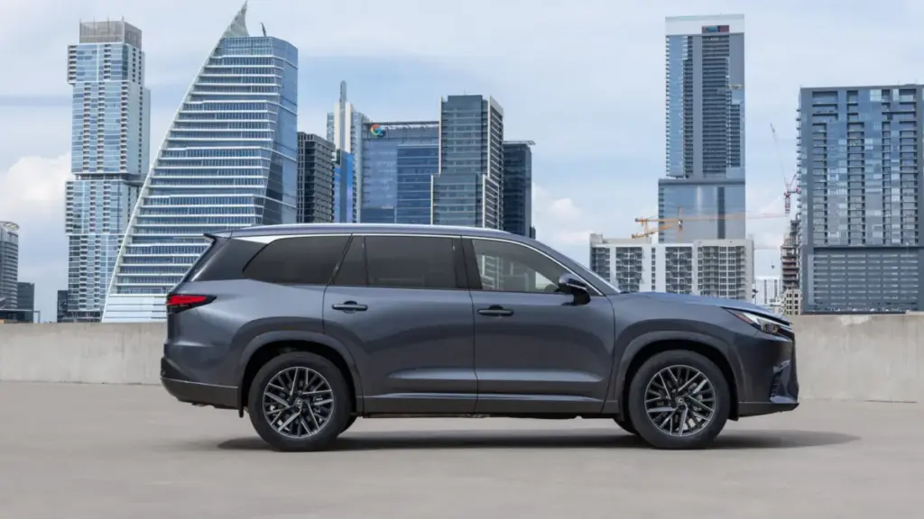 Кросовер Lexus TX втратив плагін-гібридну версію для 2027 модельного року