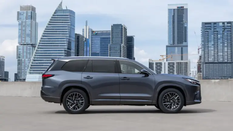 Кросовер Lexus TX втратив плагін-гібридну версію для 2027 модельного року