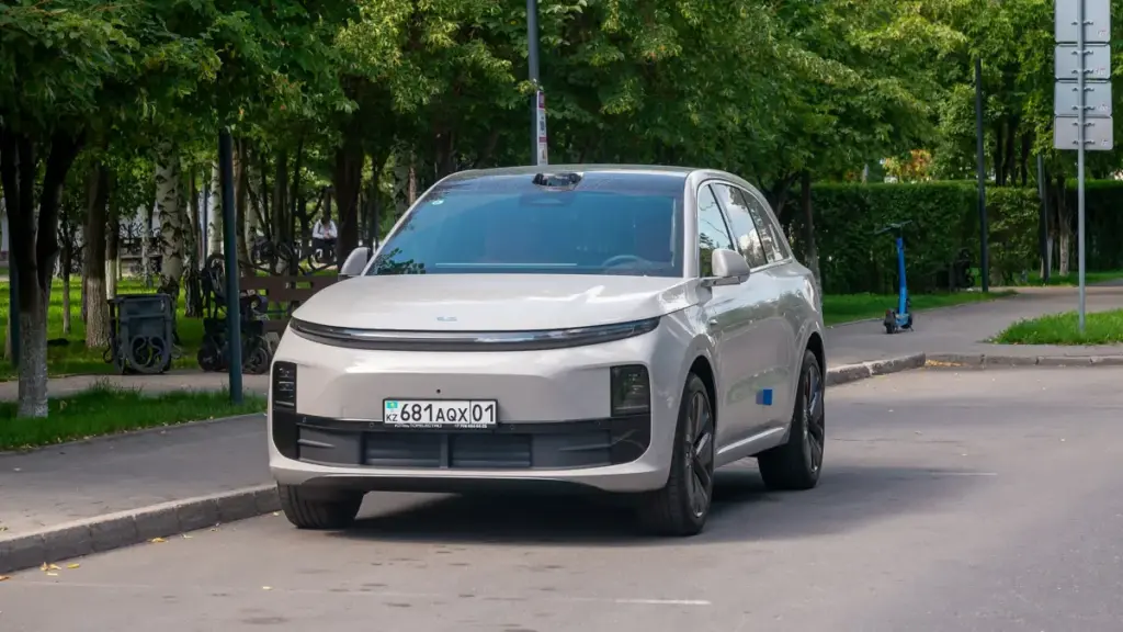 Китайський бренд Li Auto дебютує в Європі з кросовером Li 6