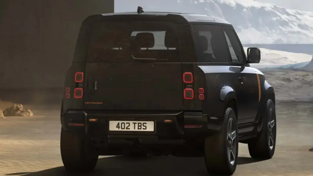Land Rover випустив пакет Alasia та дозволив зняти запасне колесо з Defender 90