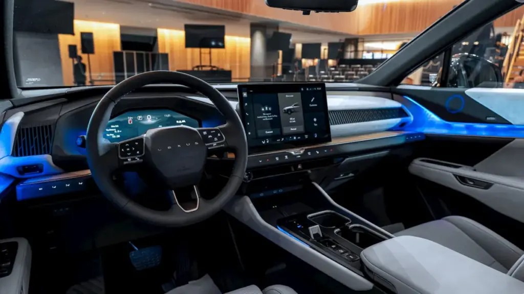 Lexus представив свій перший трирядний електрокросовер TZ
