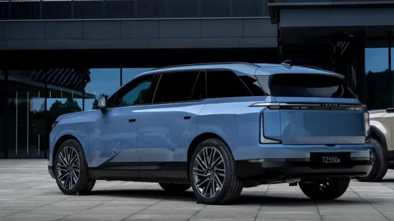 Lexus представив свій перший трирядний електрокросовер TZ