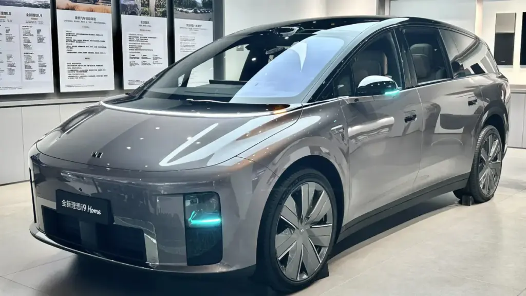 Li Auto залучає 1,625 млрд юанів для свого чипового підрозділу MHX Technology