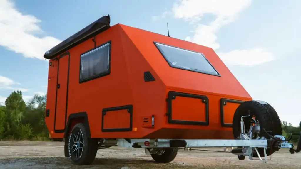 LifeStyle Camper представила кемпер X-Rid для автономних подорожей