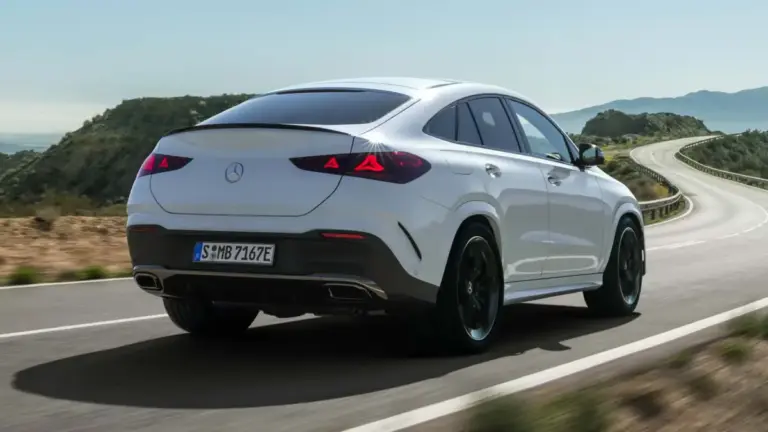 Mercedes-Benz не планує відмовлятися від кросоверів-купе
