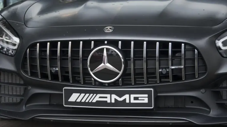 Mercedes-Benz влаштував публічний краш-тест двох серийних CLA