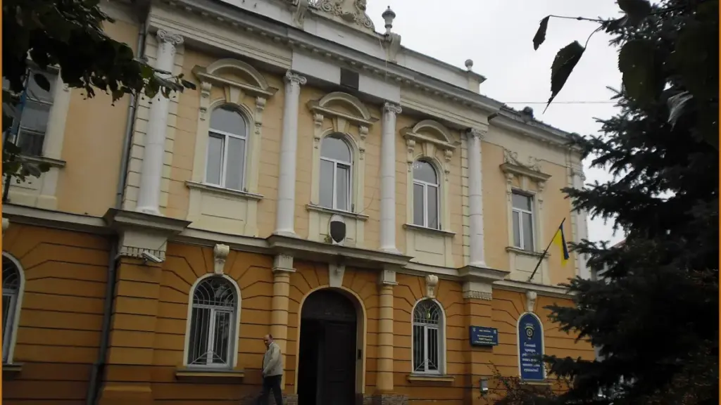 МВС та експерти обговорили правила володіння цивільною зброєю в Україні