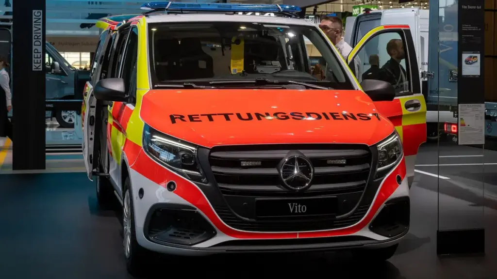 На кордоні з Угорщиною протестували мобільну митницю на базі Mercedes-Benz Vito