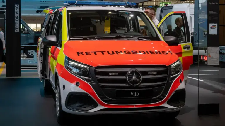 На кордоні з Угорщиною протестували мобільну митницю на базі Mercedes-Benz Vito