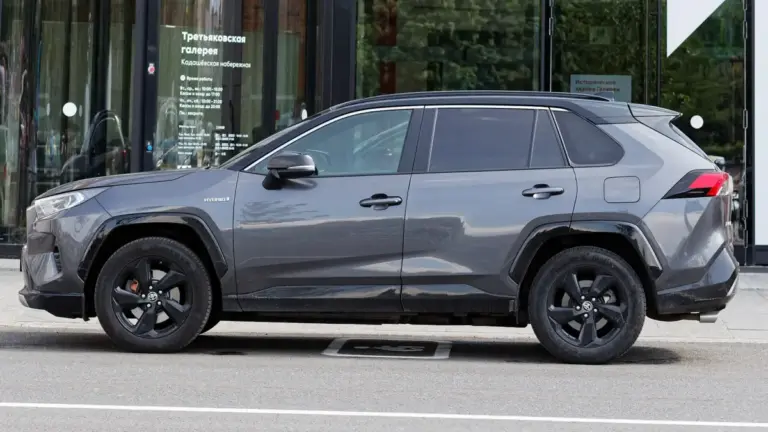 Найпопулярніші кольори нових автомобілів в Україні у 2026 році
