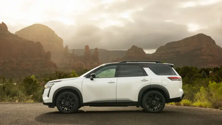 Nissan Pathfinder святкує 40-річчя спецверсією до 2027 модельного року