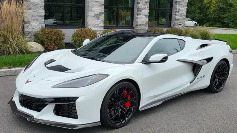 Новий Chevrolet Corvette ZR1X виставили на перепродаж дорожче первісної ціни