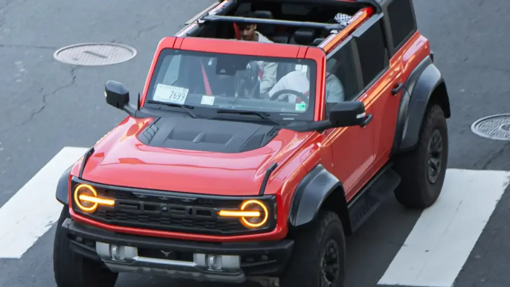 Новий Ford Bronco Raptor 2026 року продали на аукціоні зі знижкою