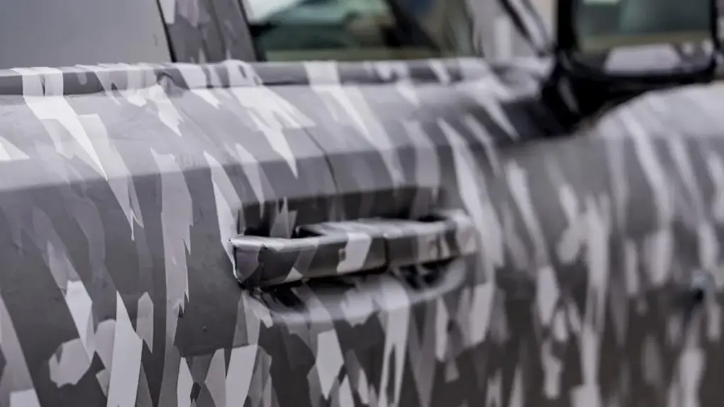Новий розкішний флагманський електроседан BYD дебютує за межами Китаю