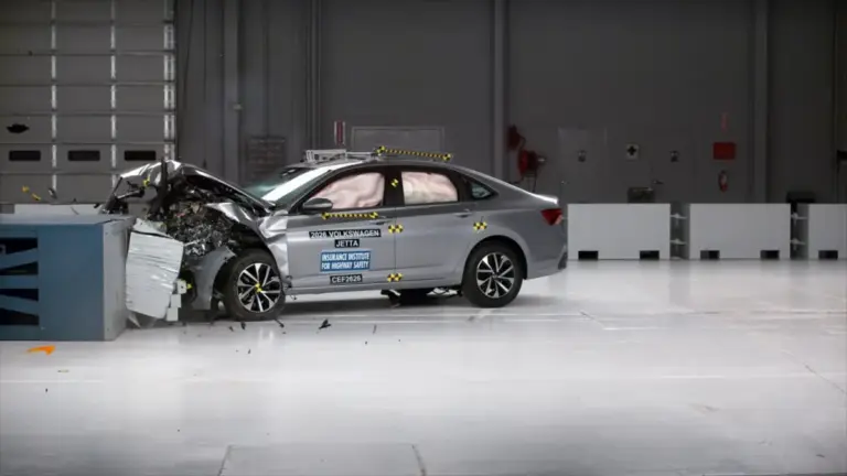 Оновлений Volkswagen Jetta 2027 року пройшов краш-тести IIHS
