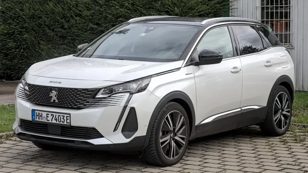 Peugeot 3008 відкликають через проблеми з охолодженням