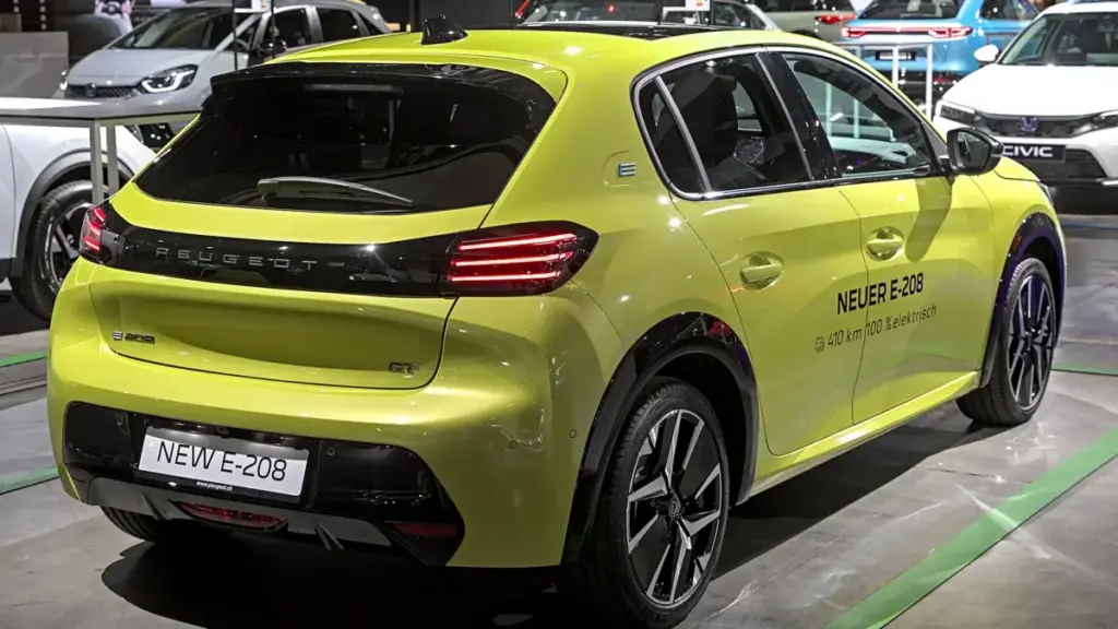Peugeot відкликає хетчбеки 208 через помилку з охолоджувальною рідиною