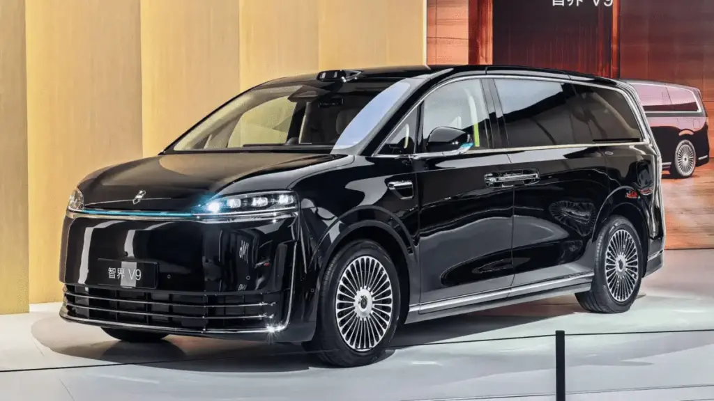 Преміальний мінівен Luxeed Llounge вийде на ринок у 2027 році