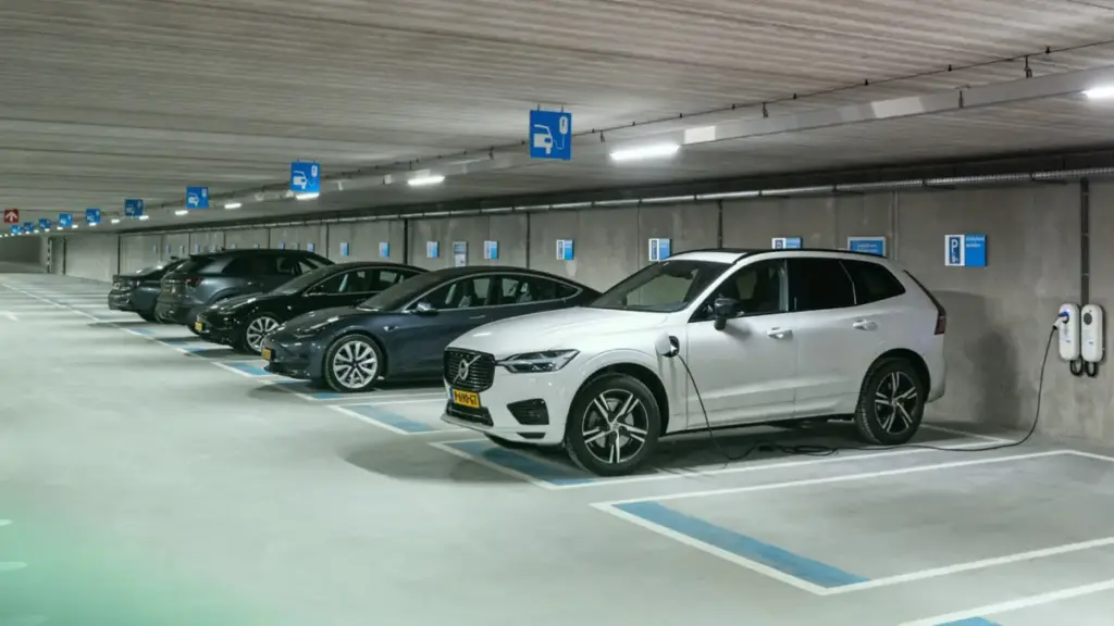 Q-Park розширює співпрацю з Greenflux для управління зарядками в ЄС