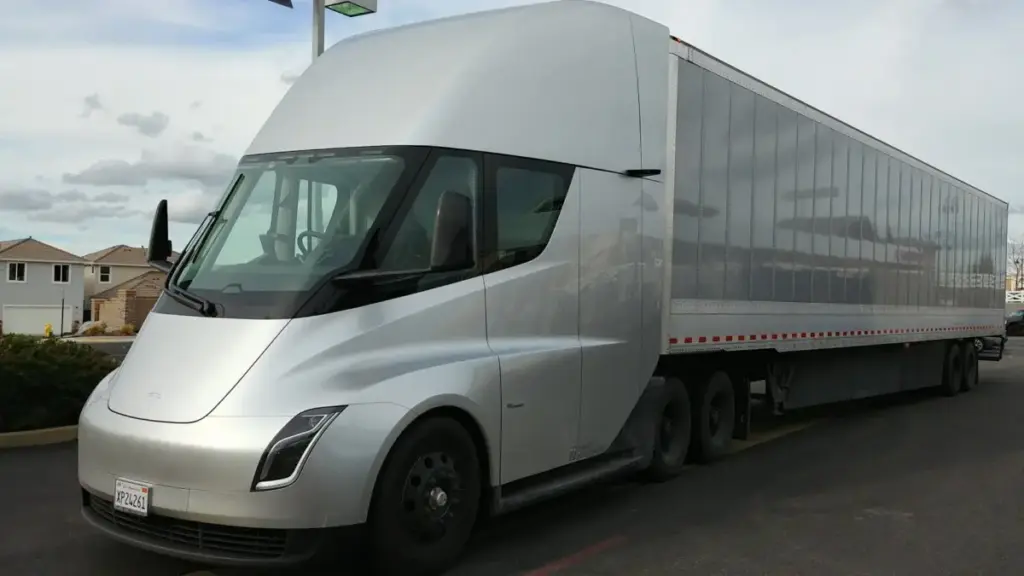 Range Energy порівняла економію від свого eTrailer та Tesla Semi