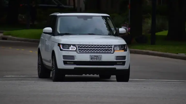 Range Rover Electric: представлено перший електричний позашляховик бренду