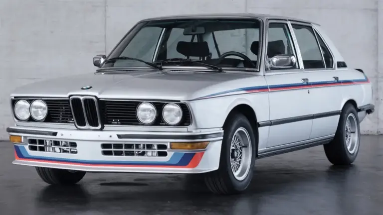 Ранній рідкісний BMW 5 Series від підрозділу M виставили на аукціон