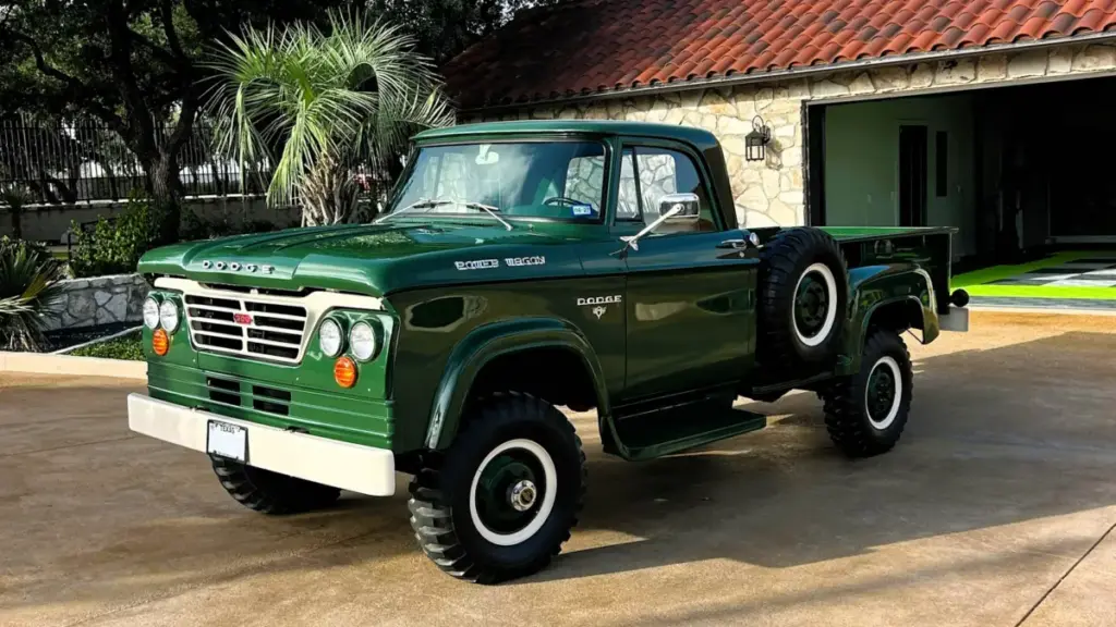 Рекордний аукціон: Dodge W300 Power Wagon 1963 року продали за $110 000