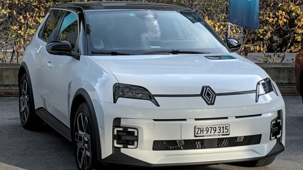 Renault готує оновлення для електромобіля Renault 5 та скорочує час розробки