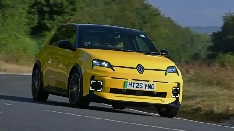 Renault готує оновлення для електромобіля Renault 5 та скорочує час розробки